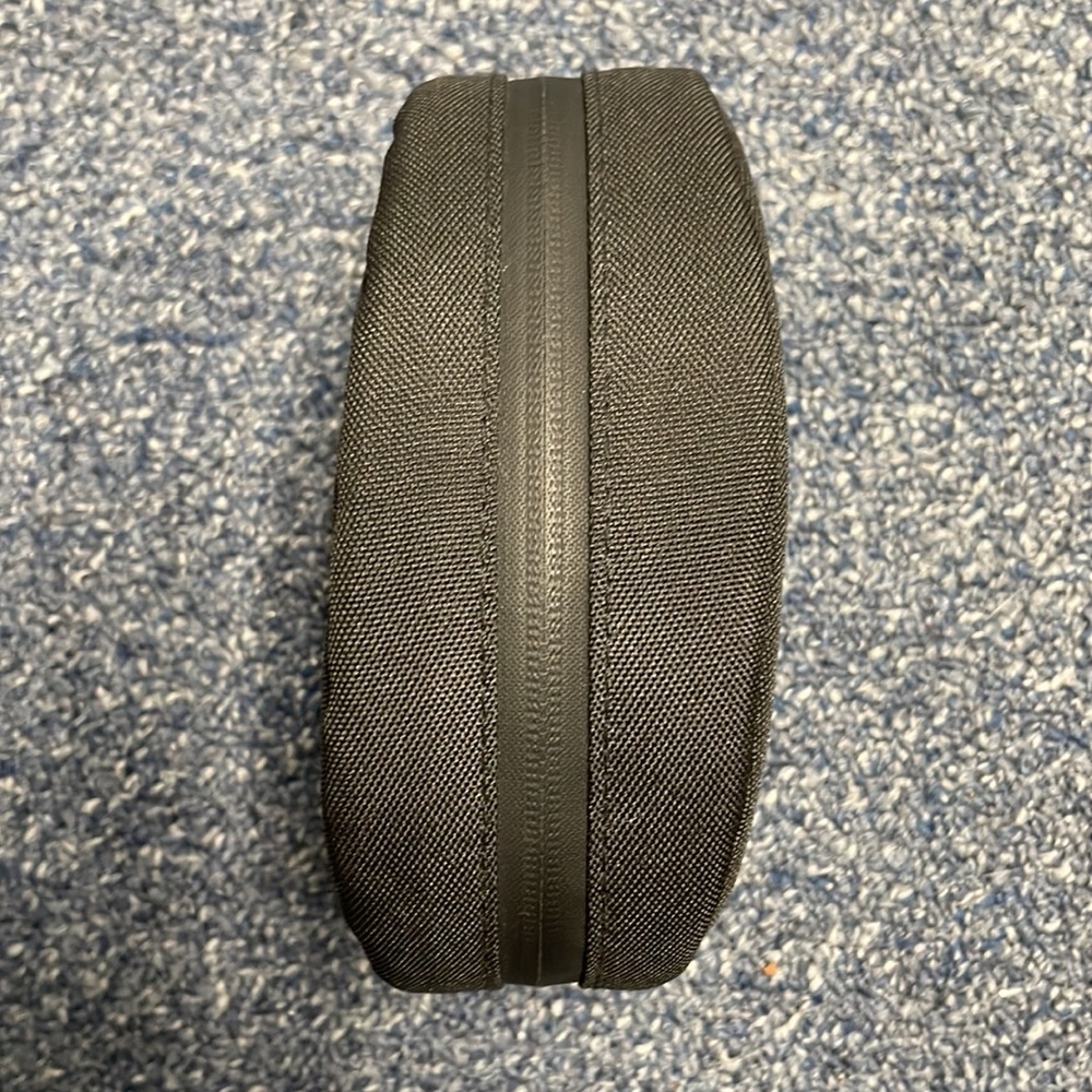 Black NWOT beats case - Picture 2 of 5